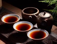 普洱生茶是當(dāng)年的好還是陳年的好？